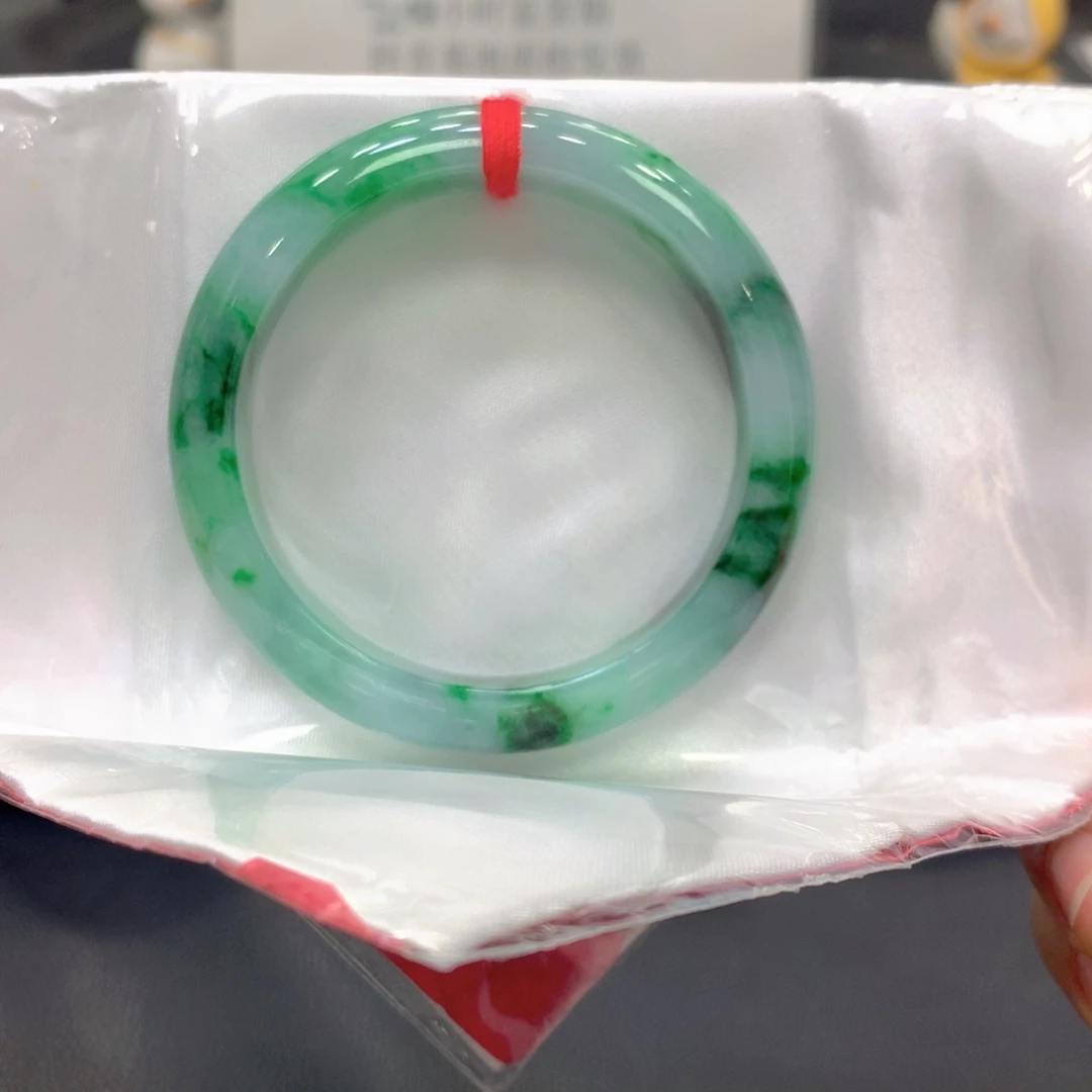 翡翠未镶嵌手镯翡翠4