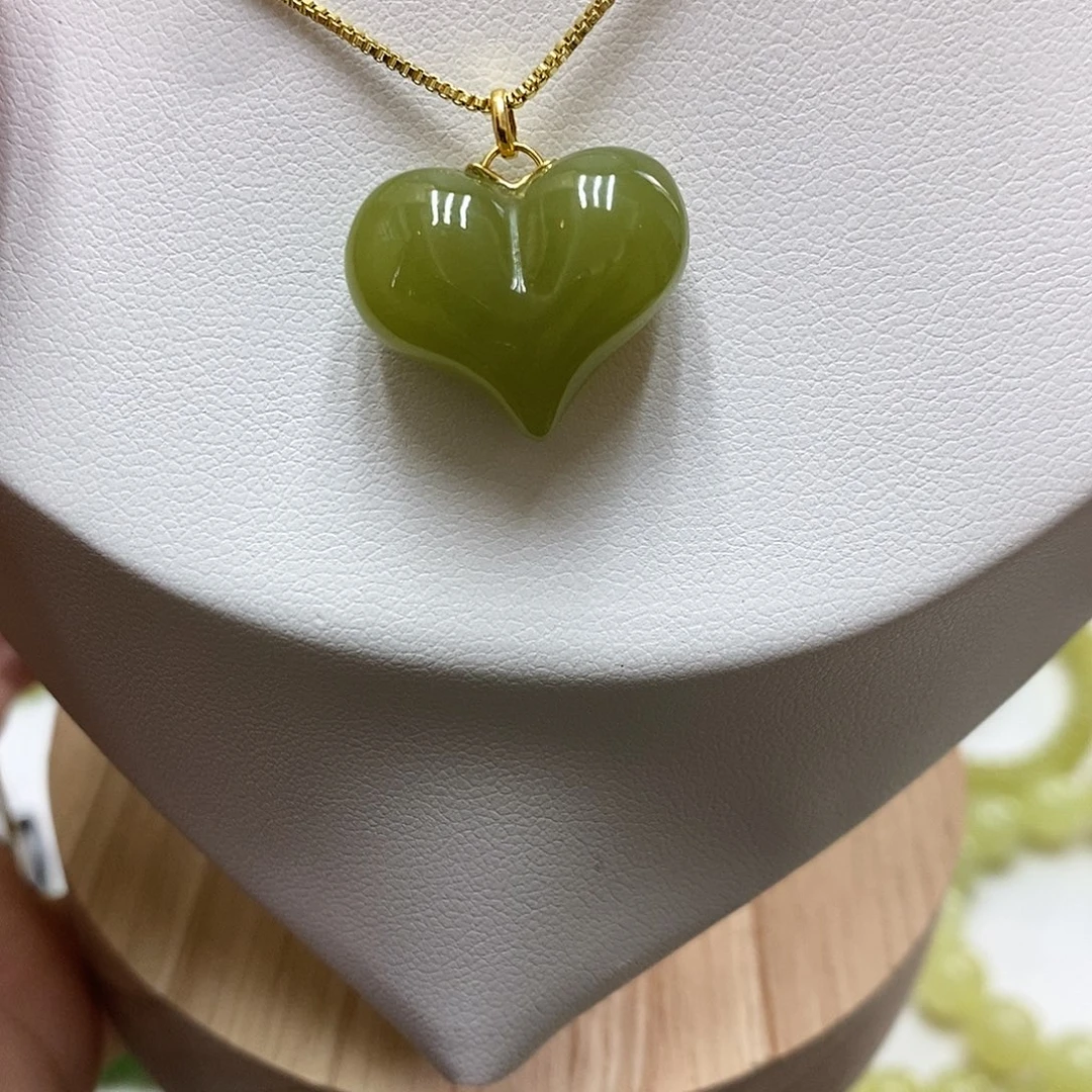 和田玉18K金镶嵌颈饰