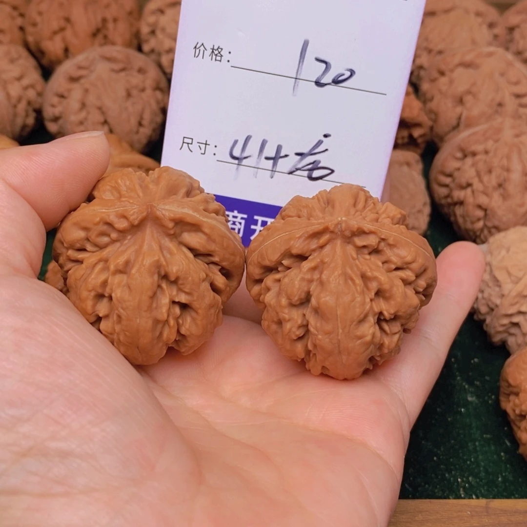 小***X文玩核桃霸王龙核桃