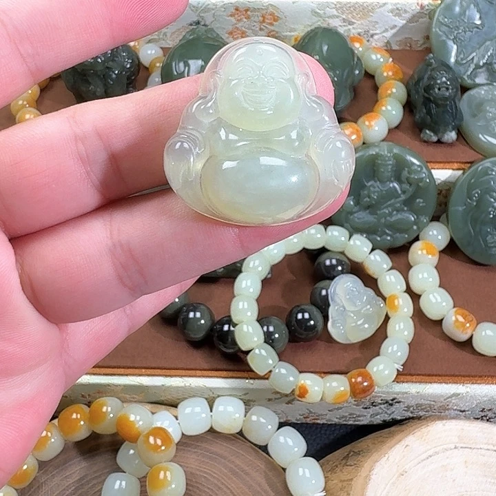 蛇纹石玉未镶嵌颈饰
