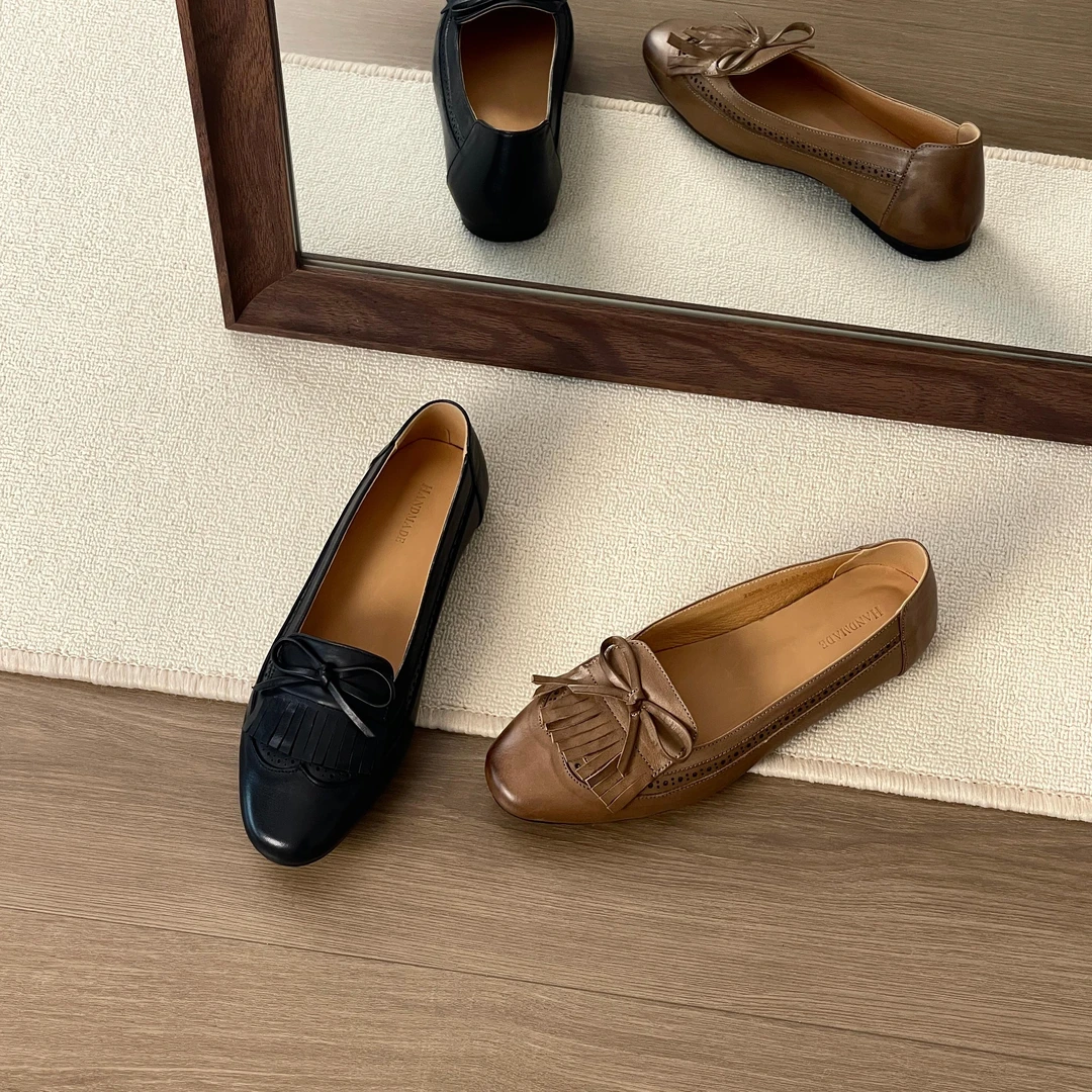 HUSSLOVE 头层牛皮·跟高1CM·复古布洛克风水洗擦色圆头蝴蝶结单鞋