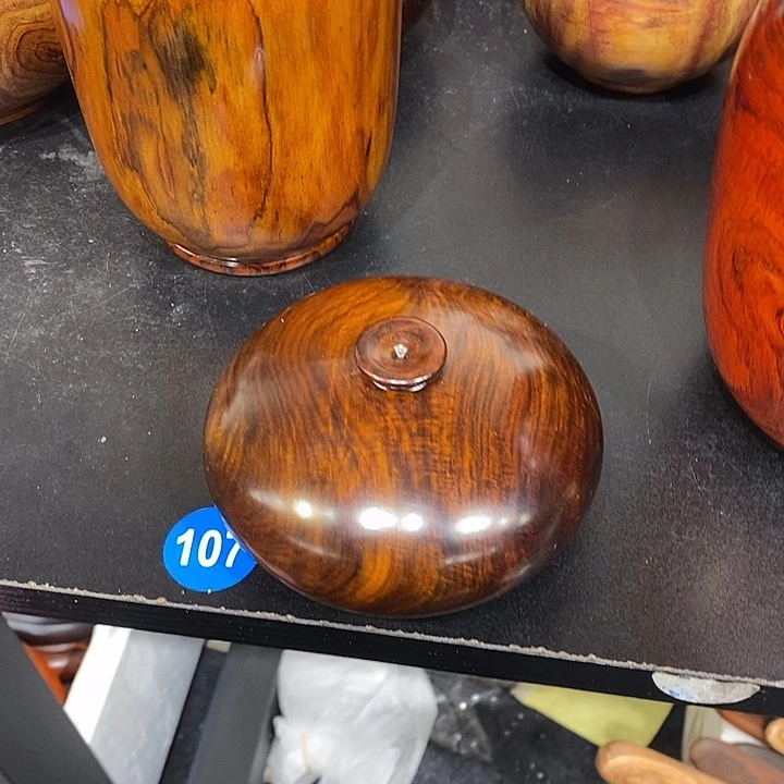 红***绿酸枝花瓶一个漂亮的