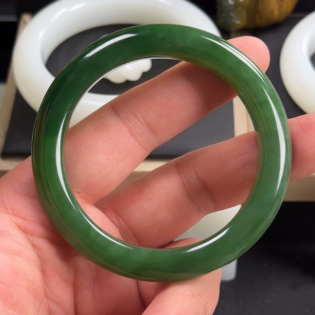 和田玉（碧玉）未镶嵌手镯俄碧