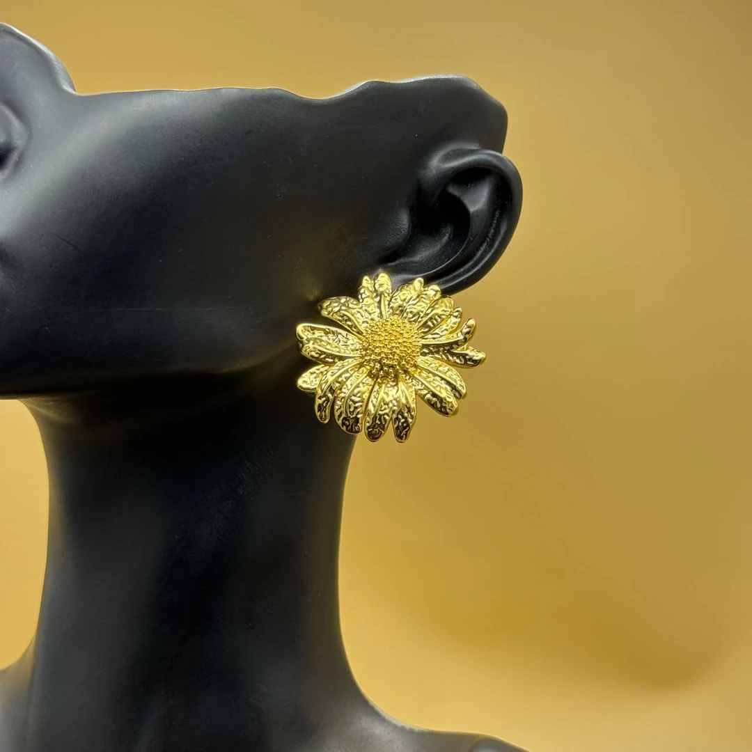 A播 7.38g足金999耳饰e