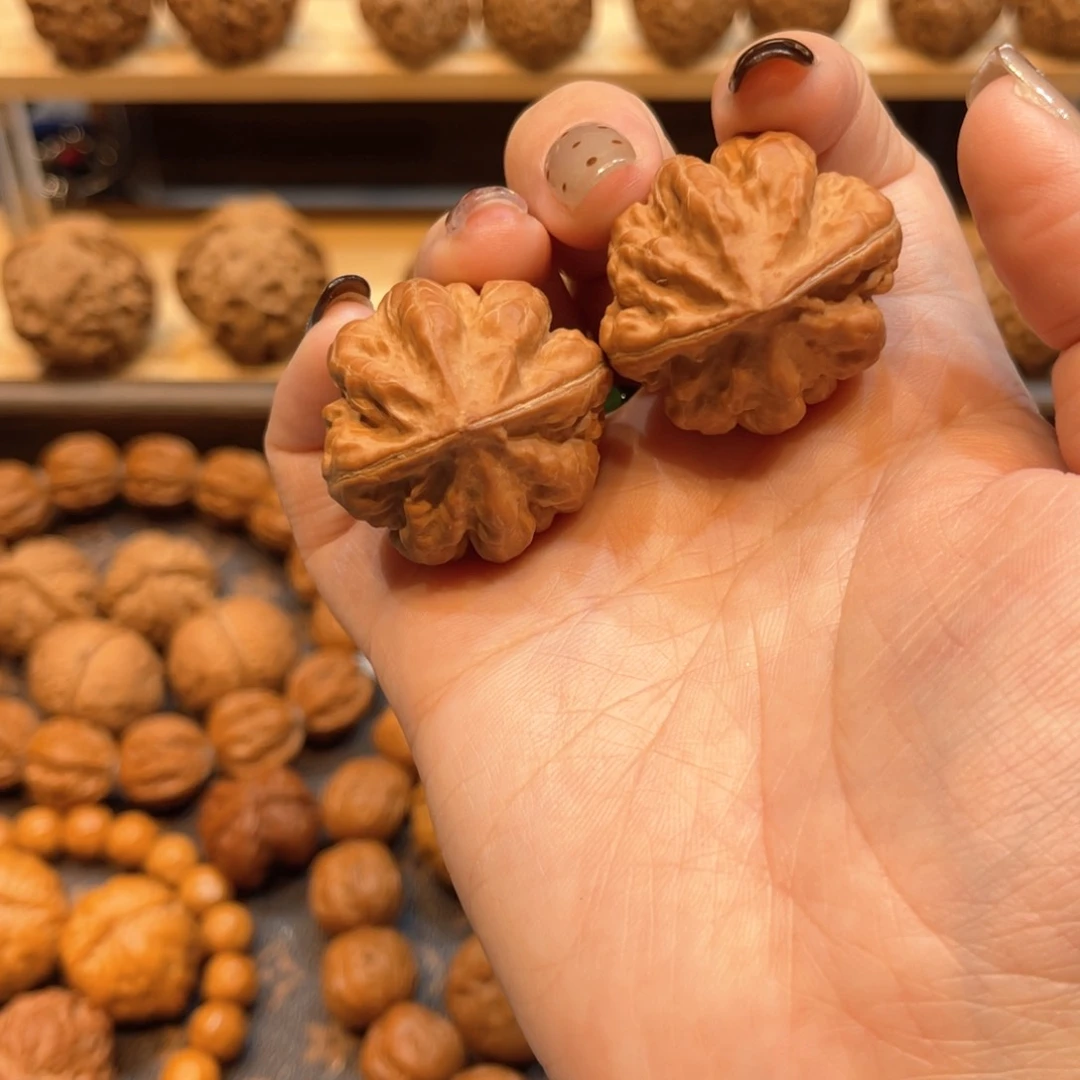 文玩核桃把件龙脊八棱