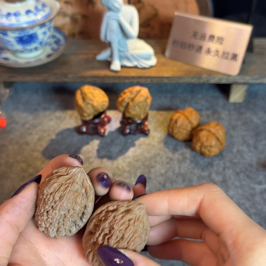 戊***煊全品白茬蒜头34有水尖