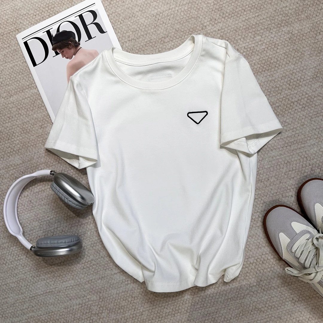 T851 2003 AD 圆领女款简约短袖T恤