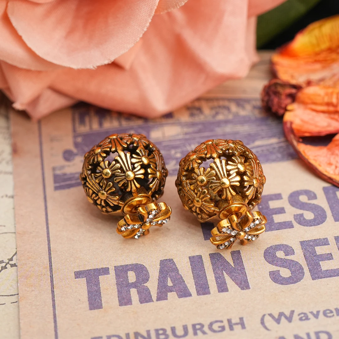 铜合金耳饰 【594】LeLe 耳钉 温莎古堡小众高级复古镂空十字花