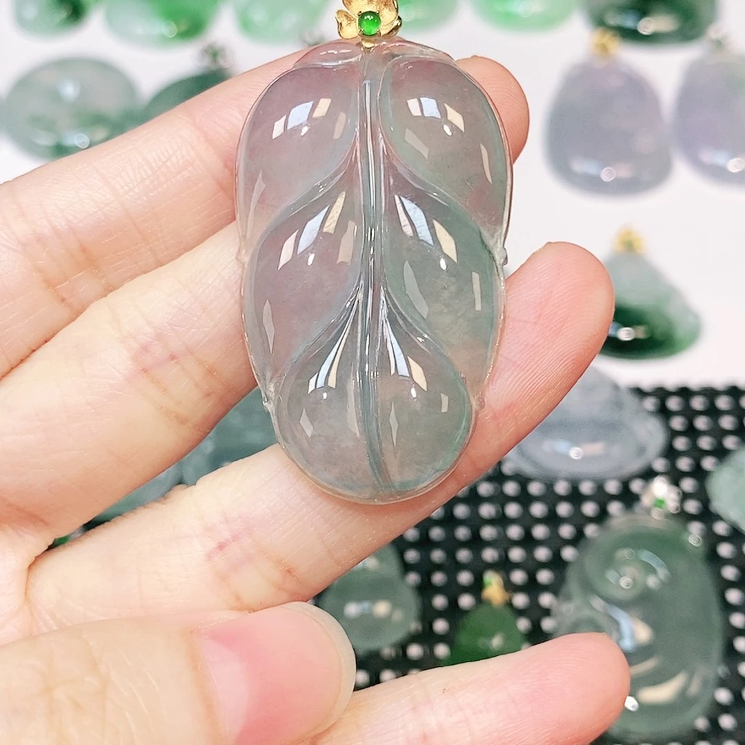 8***猪吊坠(不含链)18K金镶嵌翡翠