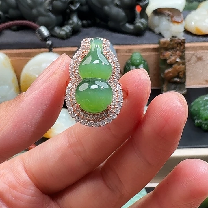 和田玉银S925镶嵌项圈俄罗斯碧玉猫眼葫芦