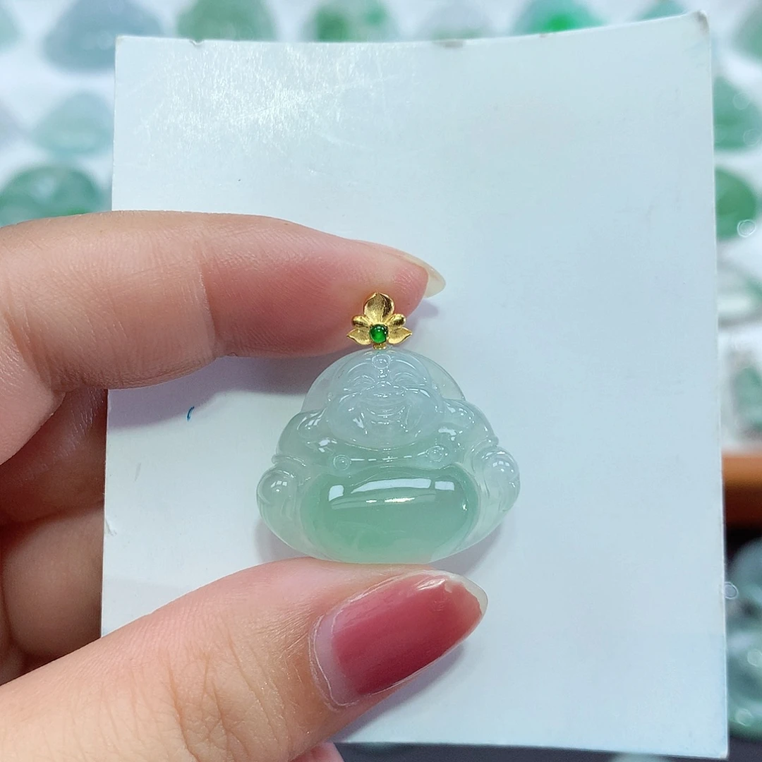 翡翠18K金镶嵌颈饰佛