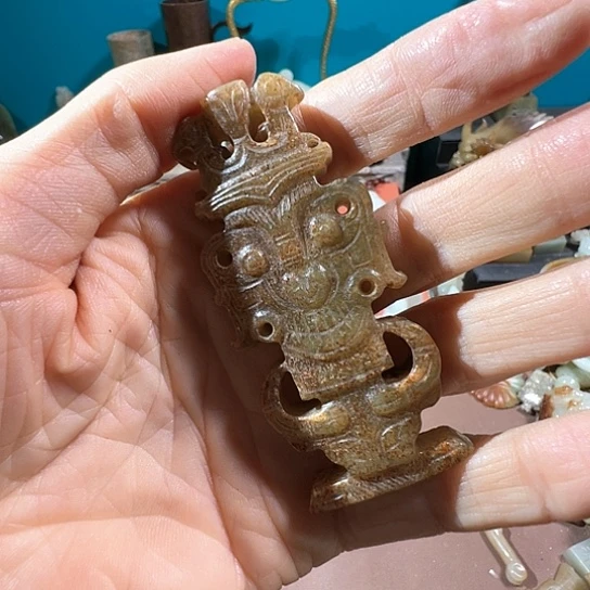 和田玉（糖玉）挂件未镶嵌流**兔