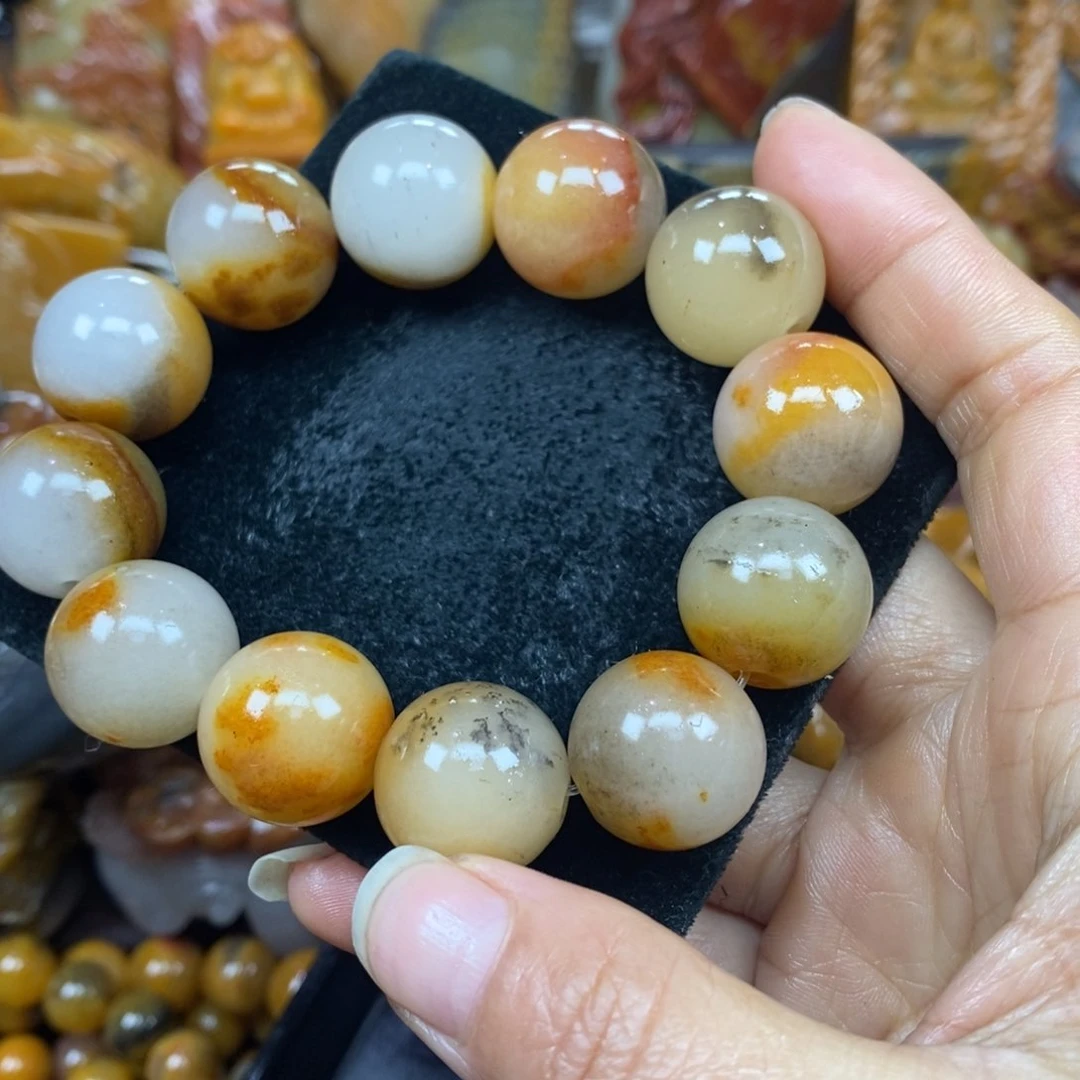 未镶嵌石英质玉（黄龙玉）颈饰