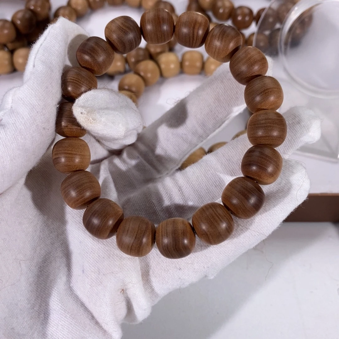 杨***！檀香木无事牌横纹黑肉老料11*12大福利活动