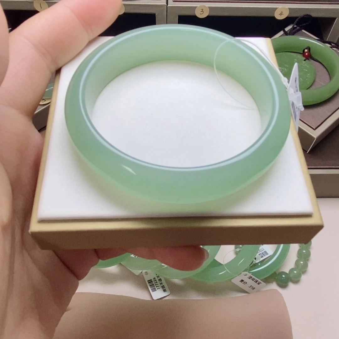 东陵石未镶嵌手镯