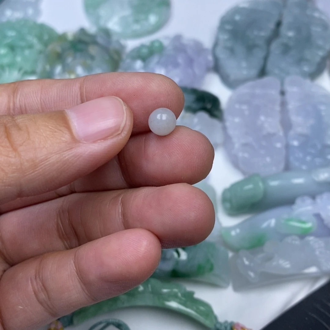 翡翠未镶嵌颈饰S****Q翡翠