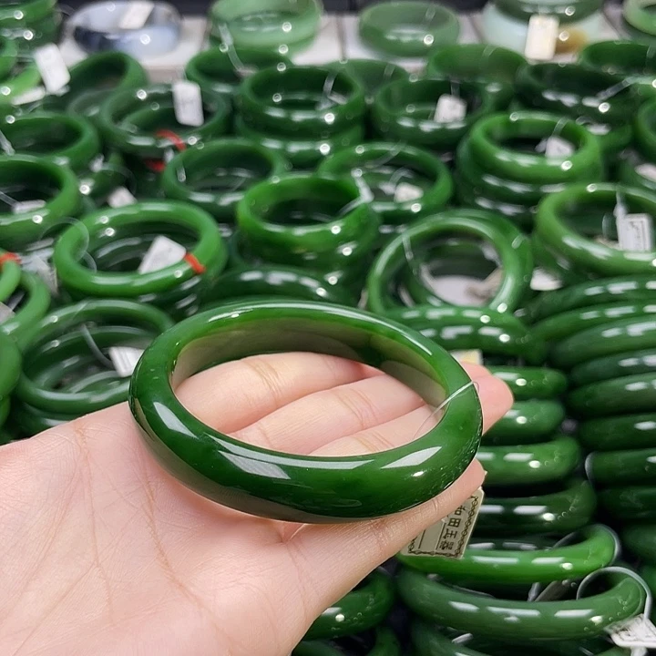 未镶嵌手镯和田玉（碧玉）