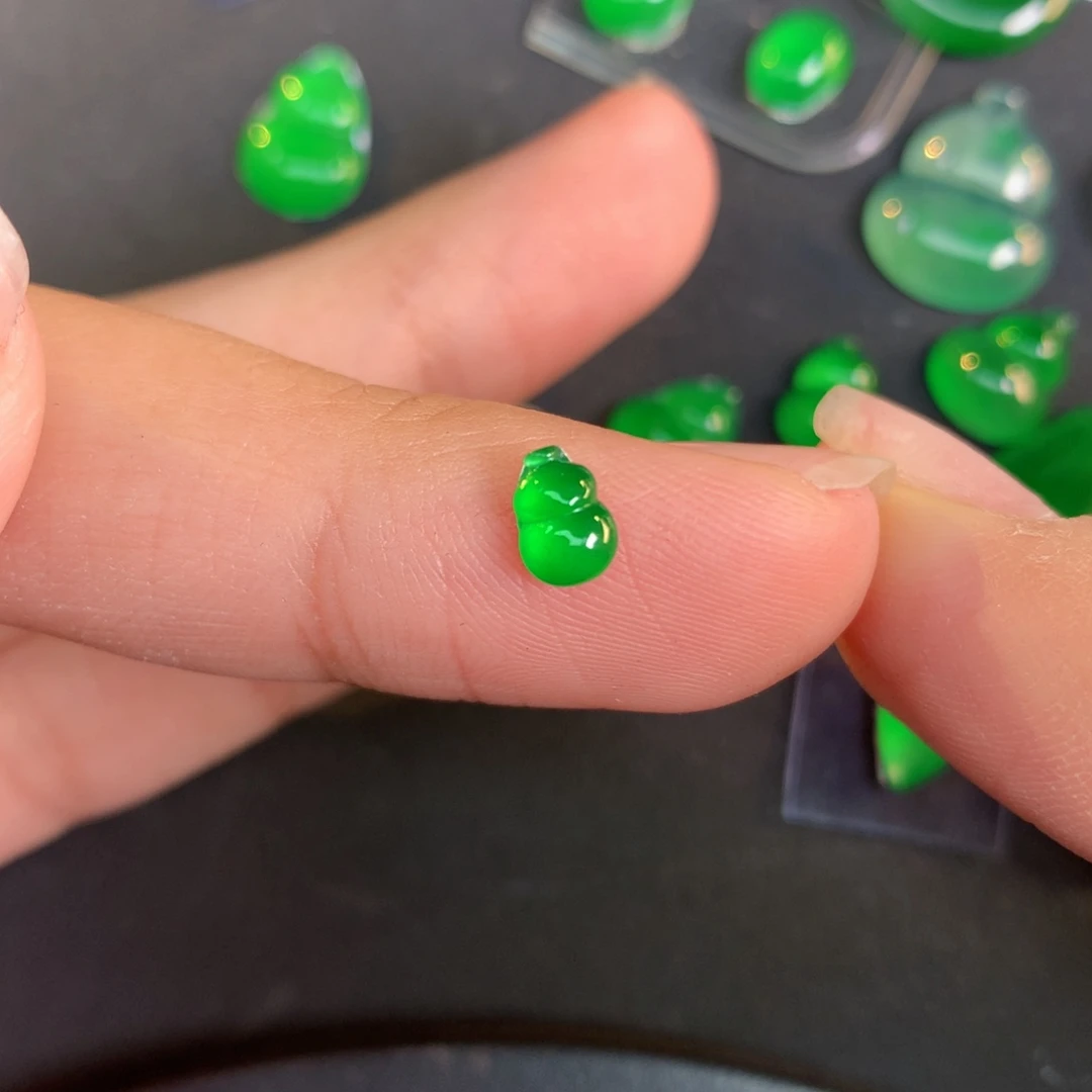 翡翠裸石5.96-4.16-2.23