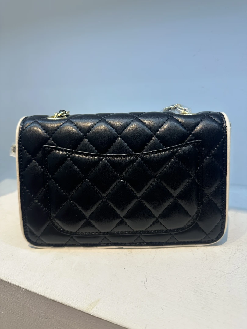 早春新款包包时尚单肩菱格经典中号斜跨女士小香风2551熊猫黑色