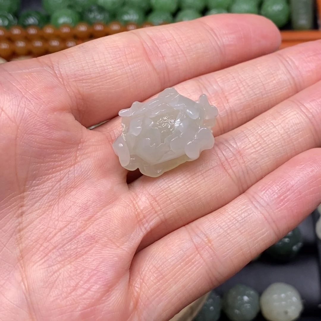 和田玉未镶嵌颈饰微矿点