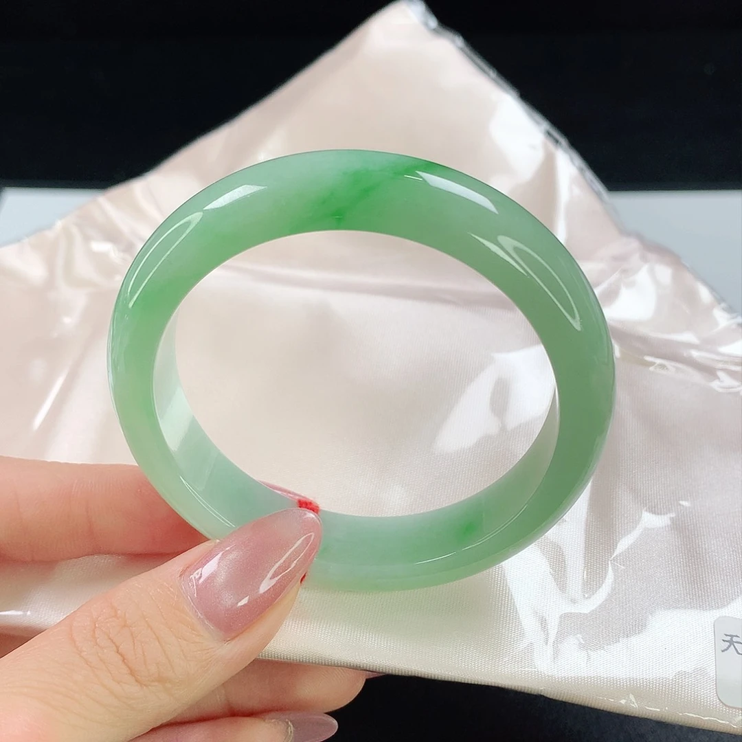 翡翠手镯未镶嵌619翡翠