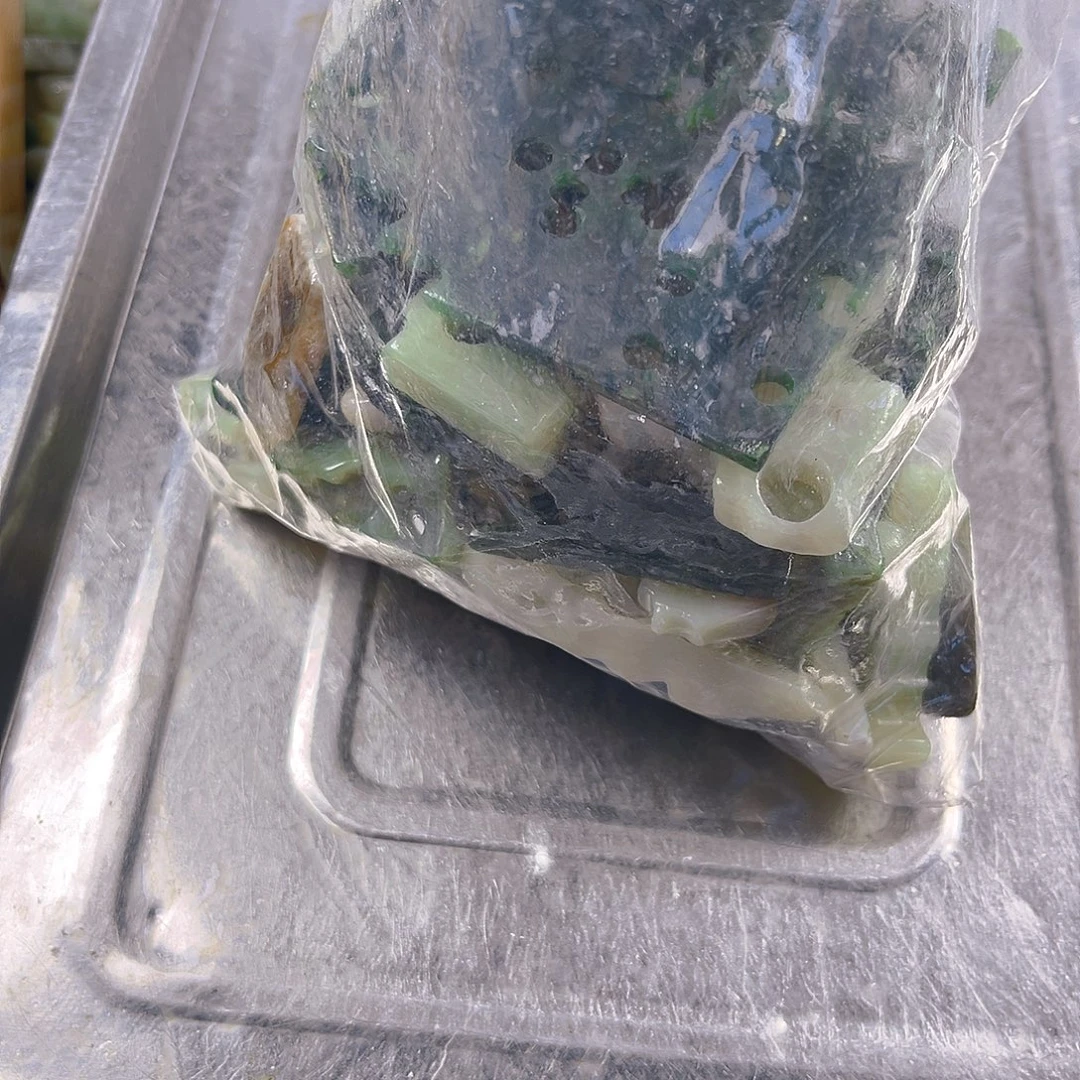 我***哥和田玉（糖玉）未镶嵌颈饰