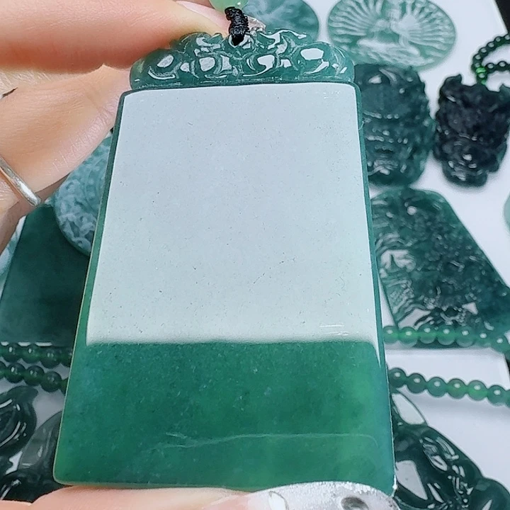 翡翠未镶嵌颈饰111