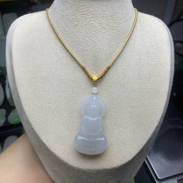 和田玉冰底细肉观音挂坠