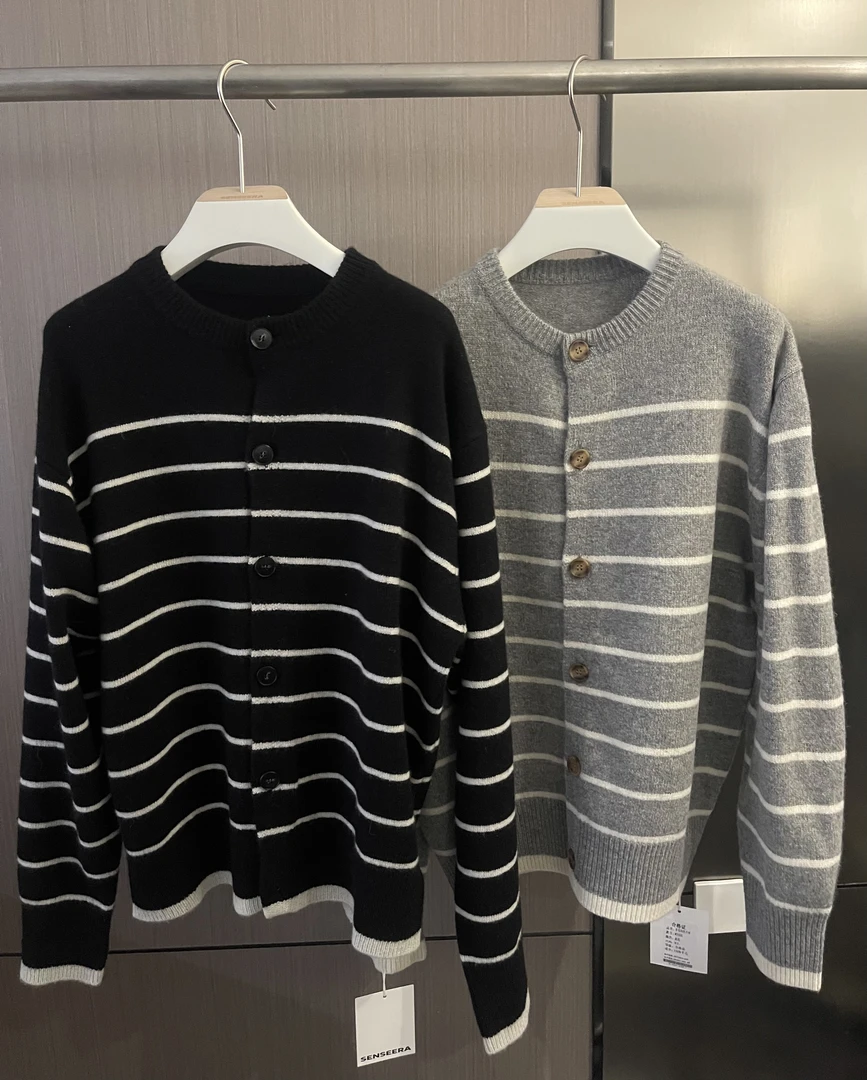 3355条纹圆领开衫毛衣