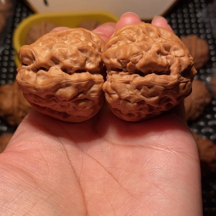 布***爸文玩核桃把件蛙王