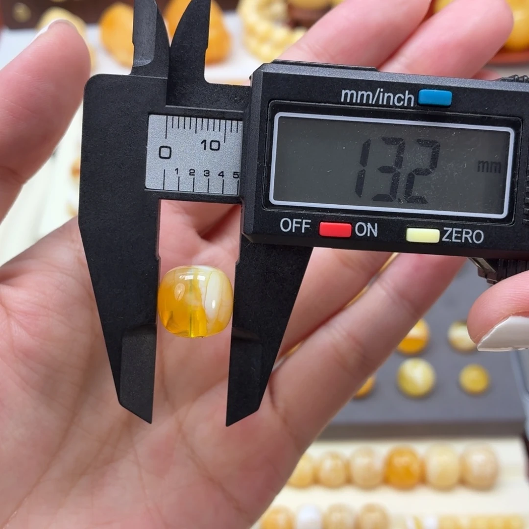 琥珀未镶嵌珠宝奇石焦皮金橘白溶洞老型13mm