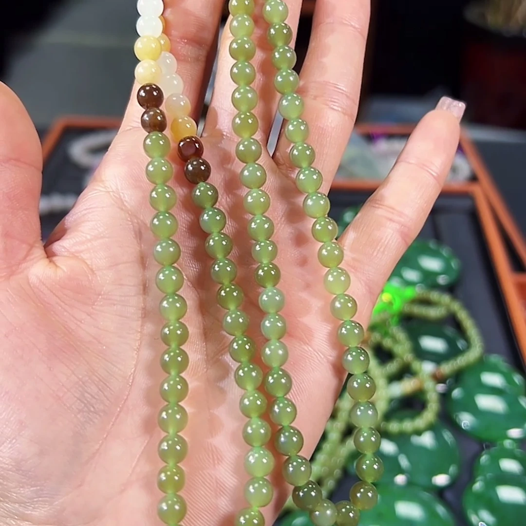 和田玉未镶嵌颈饰卡6