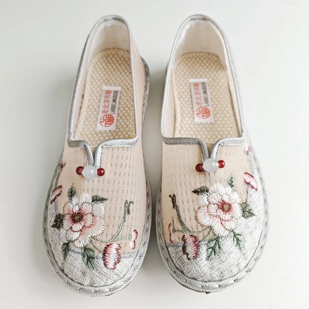 夏季网纱女鞋透气民族风妈妈鞋绣花老北京布鞋防滑柔软耐磨CB11