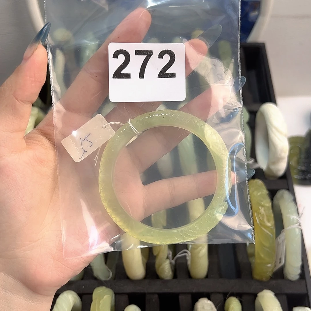 蛇纹石玉未镶嵌手镯杨*啊