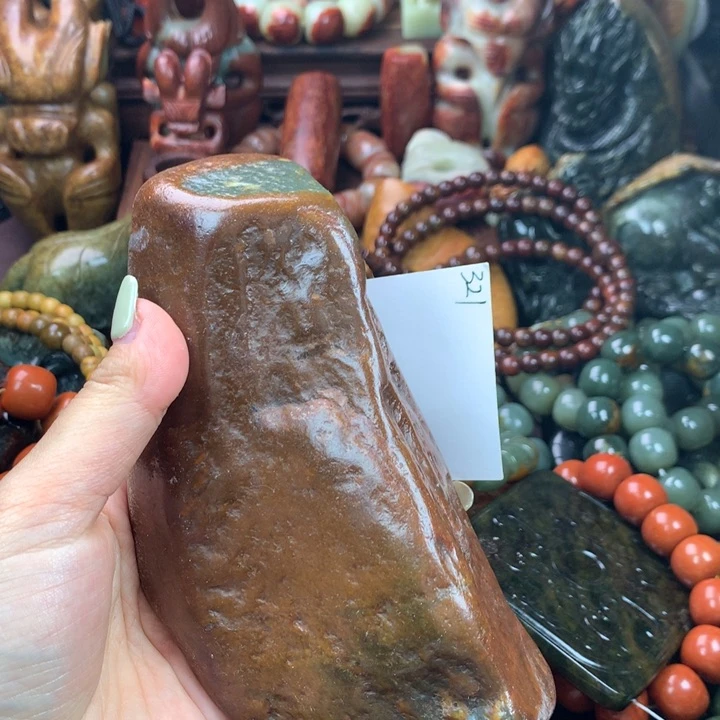 透闪石质玉未镶嵌珠宝奇石