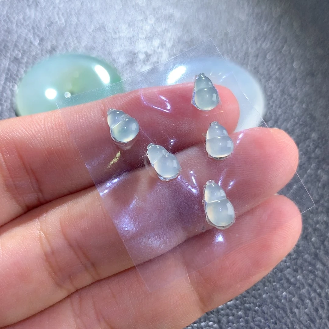 翡翠未镶嵌颈饰缅甸