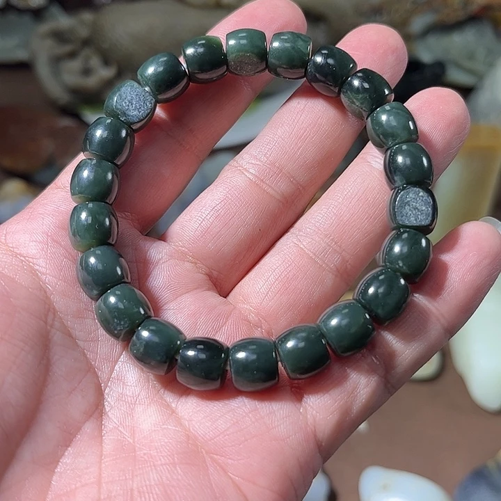 和田玉未镶嵌把件