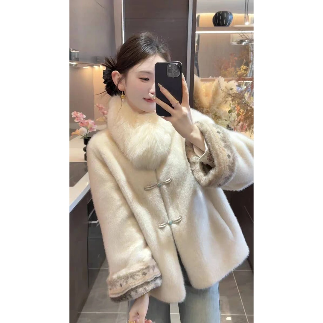 新中式2025新款国风皮绒一体外套小个子百搭时尚气质拍照必备衣服