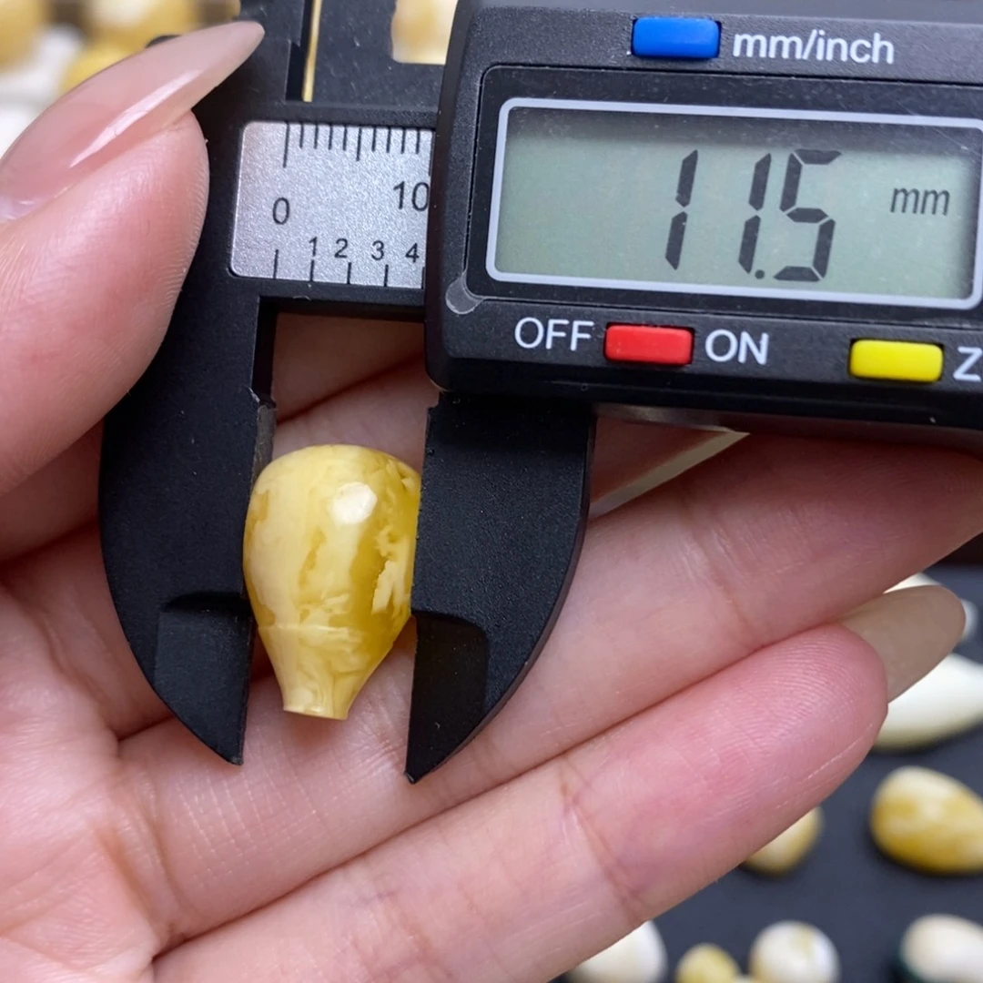 未镶嵌蜜蜡珠宝奇石