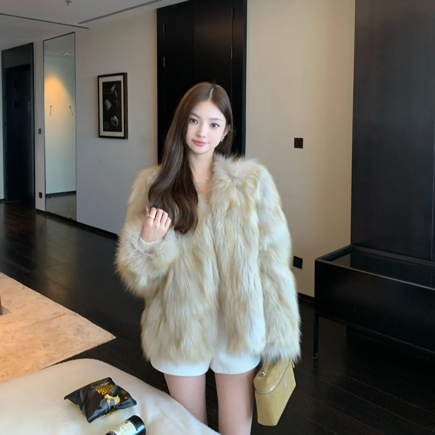 女冬季新款加厚保暖宽松短款V领时尚毛外套