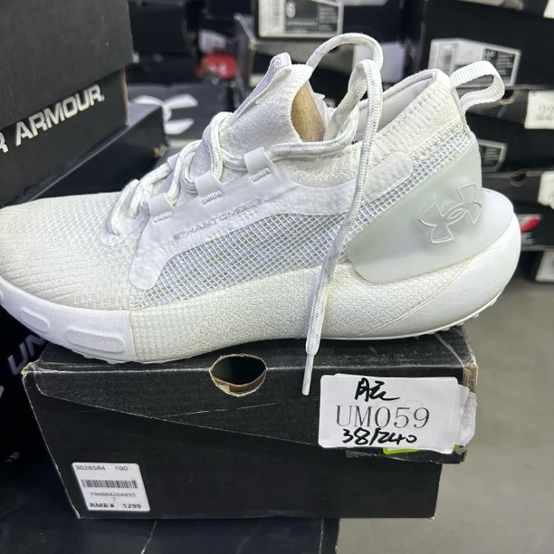 断码运动鞋-安德玛-UM059