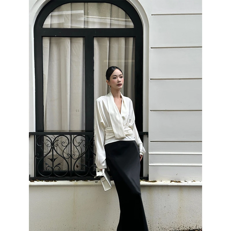 VENUIE香槟色V领缎面衬衫女法式设计感百搭腰部褶皱长袖衬衣05157