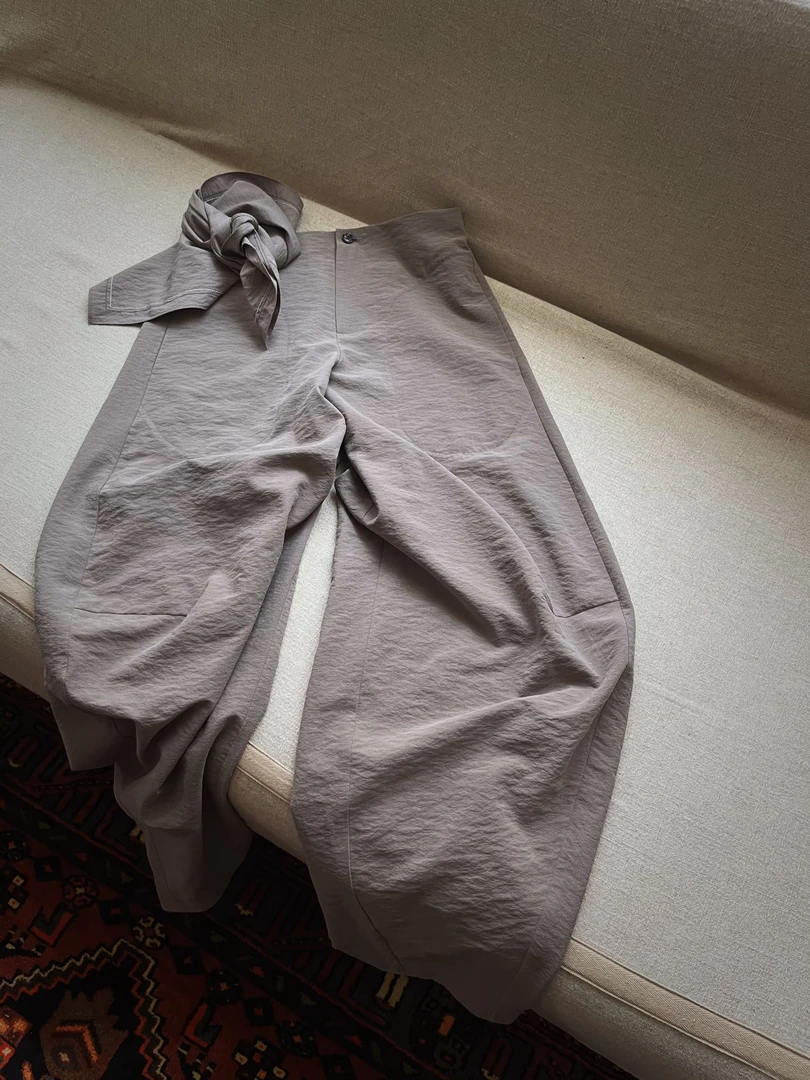 【阿黛】 立体剪裁显瘦桑蚕丝混纺长裤