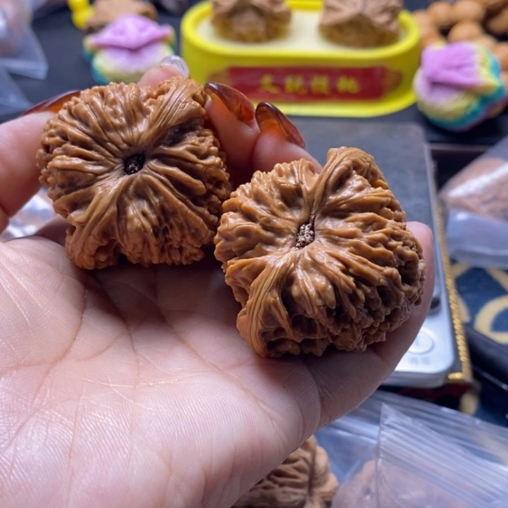 余***生吊坠文玩核桃南江石