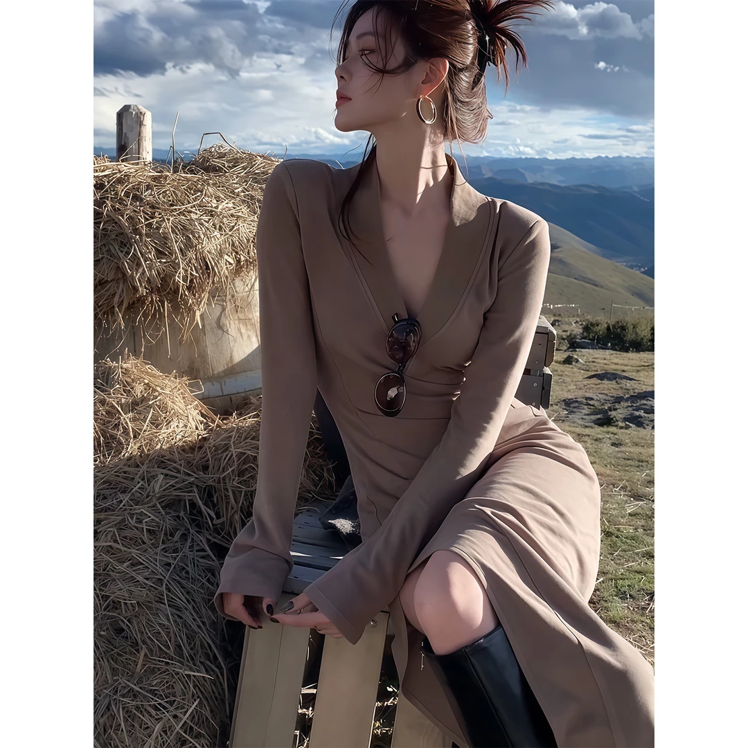 性感御姐风V领长袖连衣裙女秋季新款修身显瘦高级感开叉包臂裙子