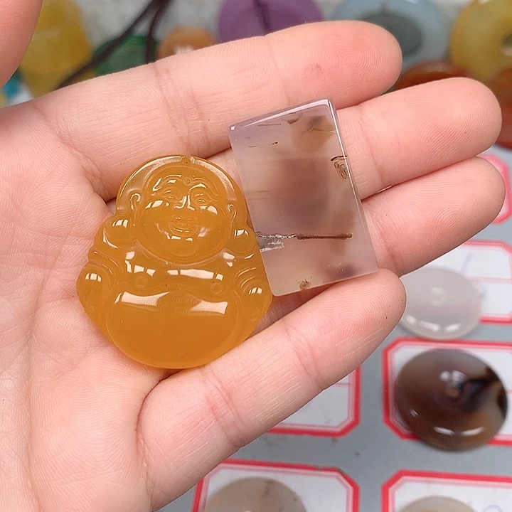 镌***言未镶嵌颈饰玛瑙/玉髓