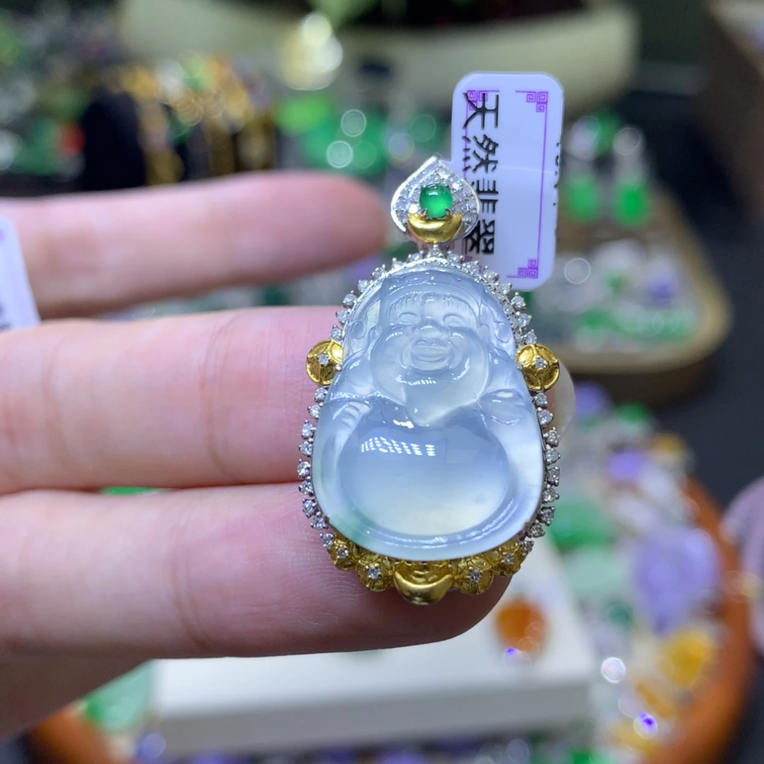 颈饰18K金镶嵌翡翠