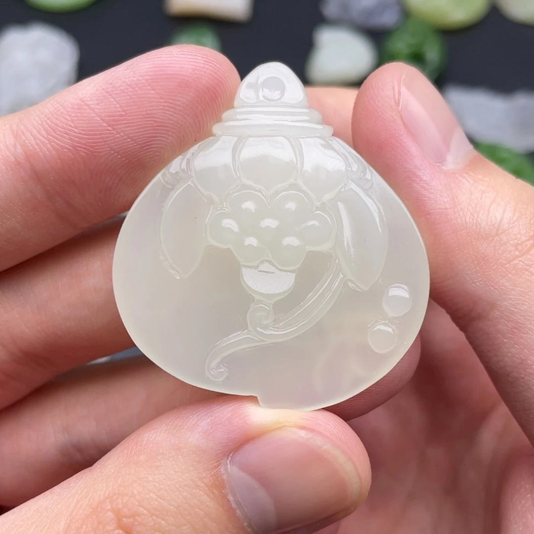 【闪购商品】颈饰未镶嵌和田玉