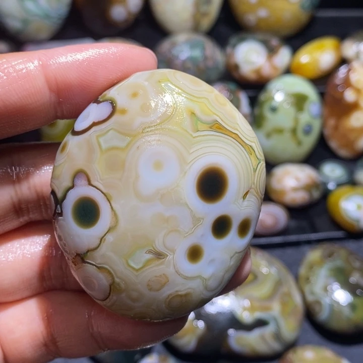 玛瑙/玉髓未镶嵌珠宝半成品133