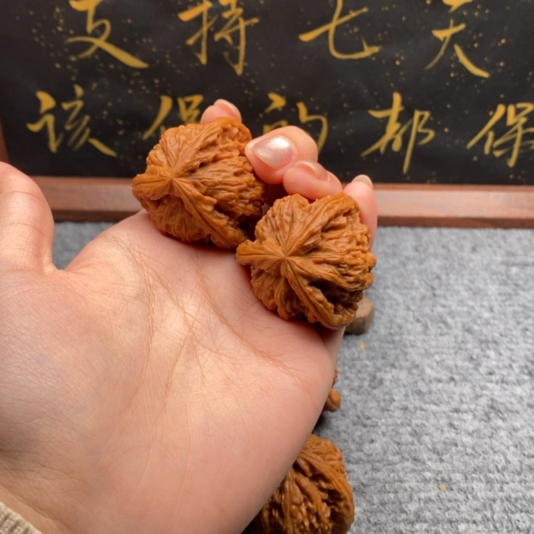 【闪购商品】吊坠文玩核桃军**哥